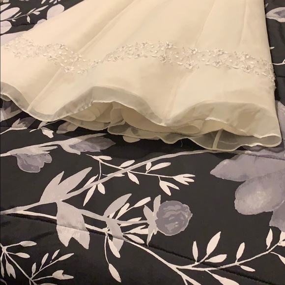 Formal/Flower Girl Dress - Picture 3 of 6